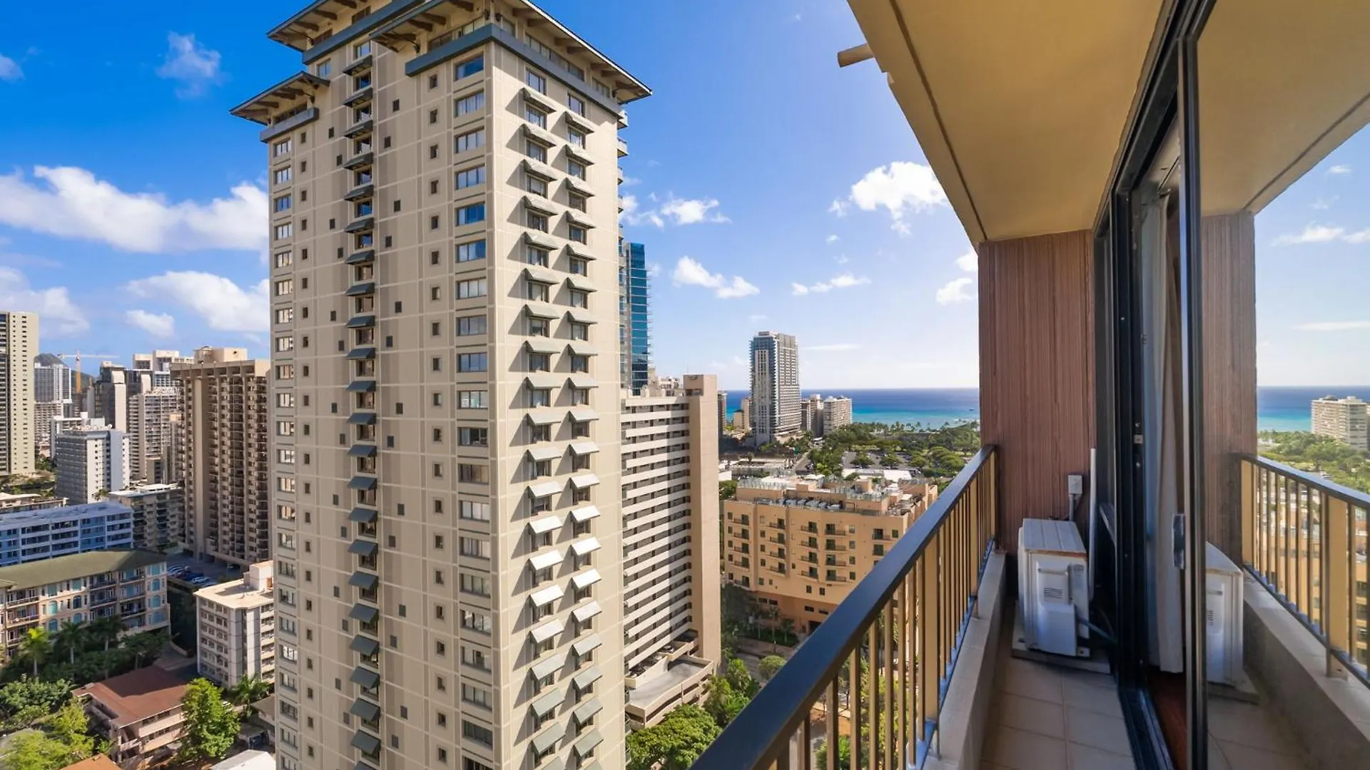 Honu Hale Penthouse 2 Bdr Ocean View Waikiki Daire Honolulu 0*,  ABD