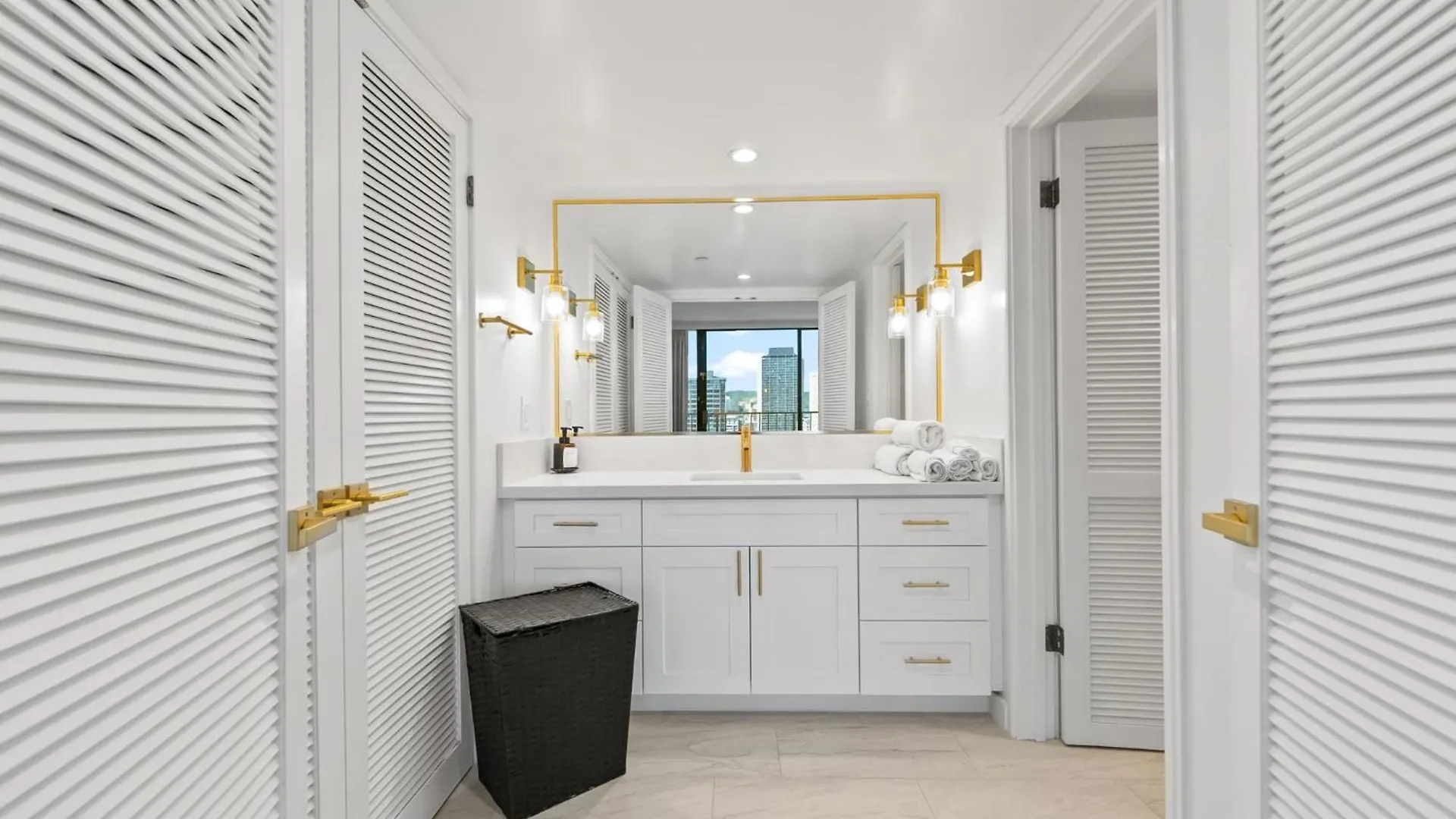 Honu Hale Penthouse 2 Bdr Ocean View Waikiki Daire Honolulu ABD